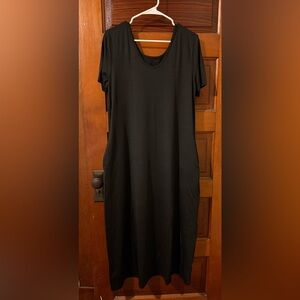 Elegant Black Dress with pockets. Soft stretchy material